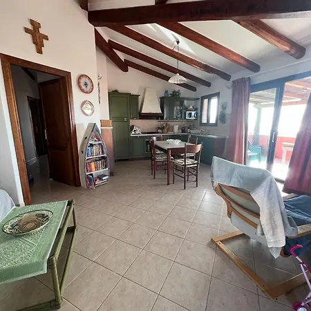 Attico Trilocale Vista Mare Strepitosa, 200 Mt Dal Mare, Wifi Powerful *