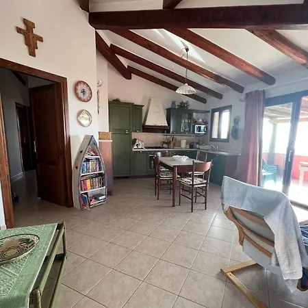 Attico Trilocale Vista Mare Strepitosa, 200 Mt Dal Mare, Wifi Powerful *